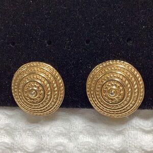 Vintage Sarah Coventry 60’s Gold Earrings Clip Back Round Raised Dome